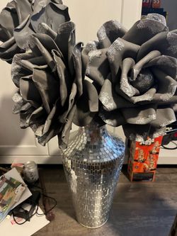 Base decoration