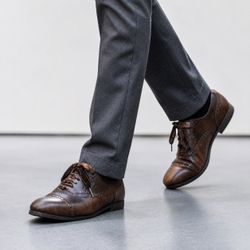 Born Men’s Brown Leather Cap Toe Oxford Dress Shoes Size 9.5 Comfort Brogue