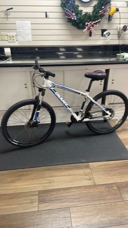 Giant Talon Mountain Bike White and Blue