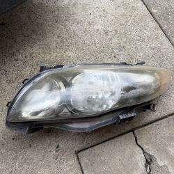 2009 Toyota Corolla Driver Side Headlight