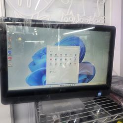 22" Dell Inspiron Touchscreen i5 1tb Windows11