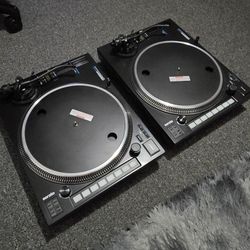 2 Reloop RP-8000 MK2 w/Decksaver Covers (Excellent Condition)