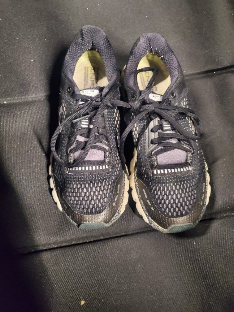 Under Armor Hovr Athletic Shoes Size 6