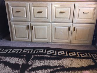 Chest of drawers