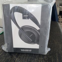 NEW Bose Headphones 700 Noise-Canceling Bluetooth Headphones