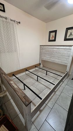 Queen Bed Set