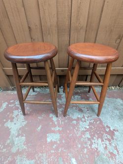 Wooden Bar Stools 🍻