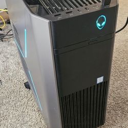 Alienware Aurora R8 gaming PC