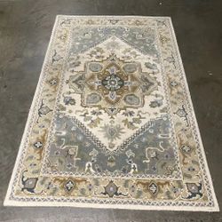 SAFAVIEH “Heritage” Wool Pile Ivory & Light Blue 8’x5’ Area Rug Model HG625L