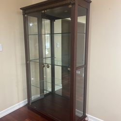 China Cabinet With Light