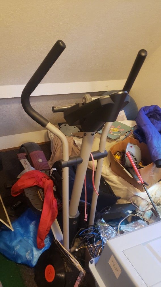 Indoor Xcountry Ski Excersize Machine