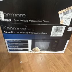 Kenmore 1.1 Cu Feet Microwave 