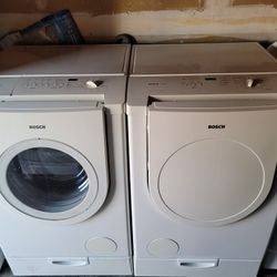 Bosch Front Loading Washer And Gas Dryer Set 