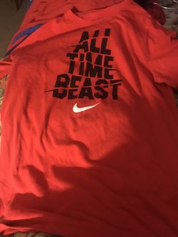 Nike boys T-shirt L