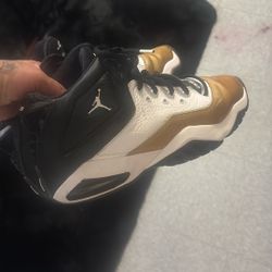 81/2 Woman  Jordan 