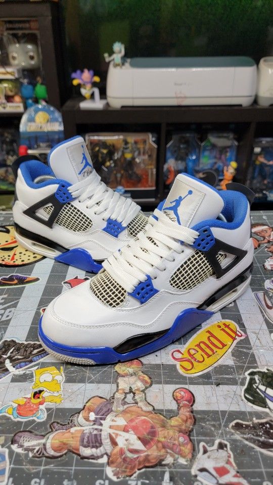 Air Jordan 4 Retro "Motorsports Size 9.5