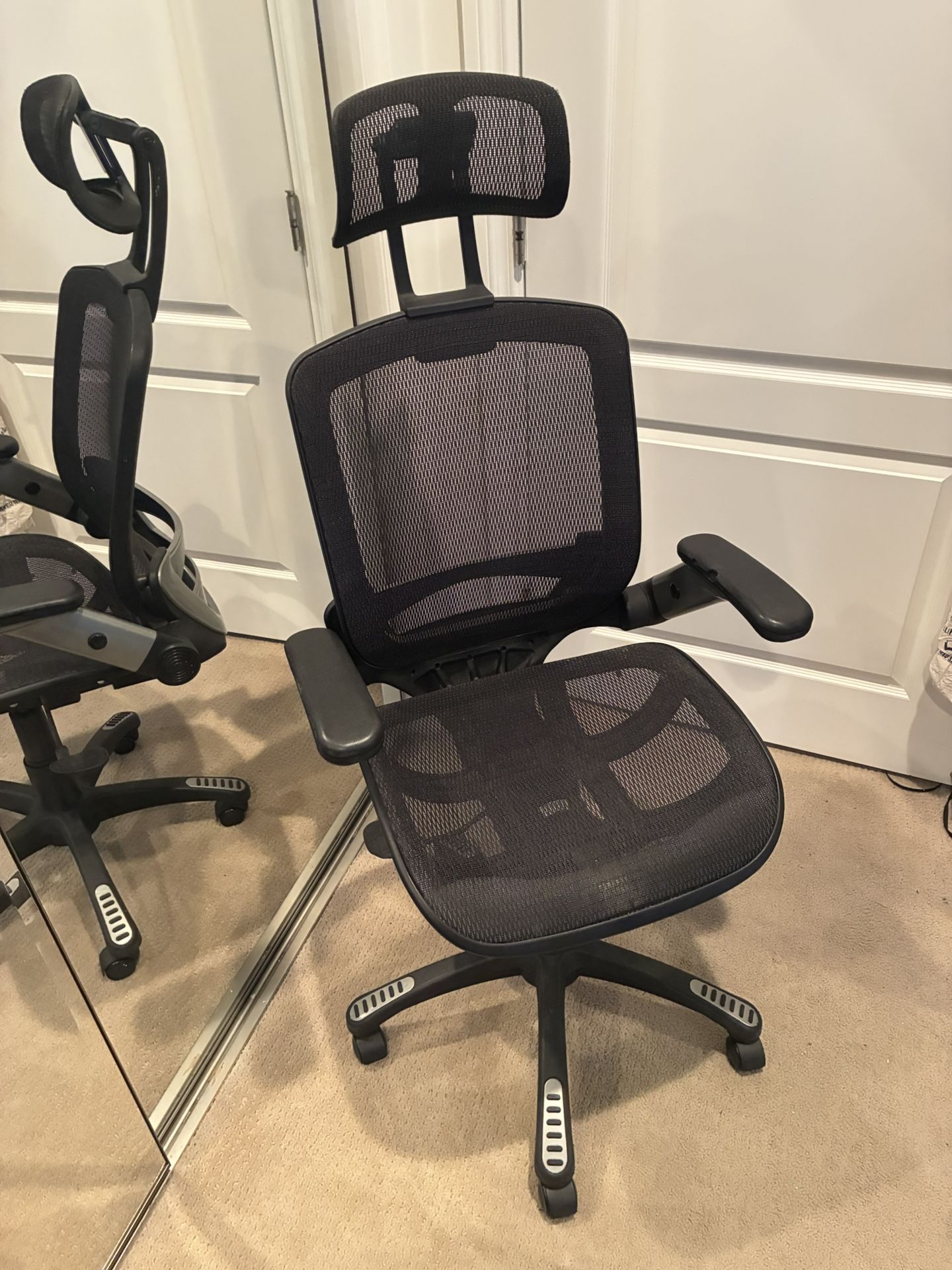 Gabrylly Ergonomic Mesh Office Chair