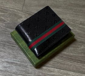 Fashion Carriers