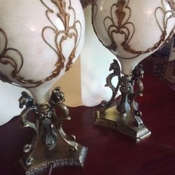 2 Beautiful Antique Trim Gold Lamps With Lion Base 