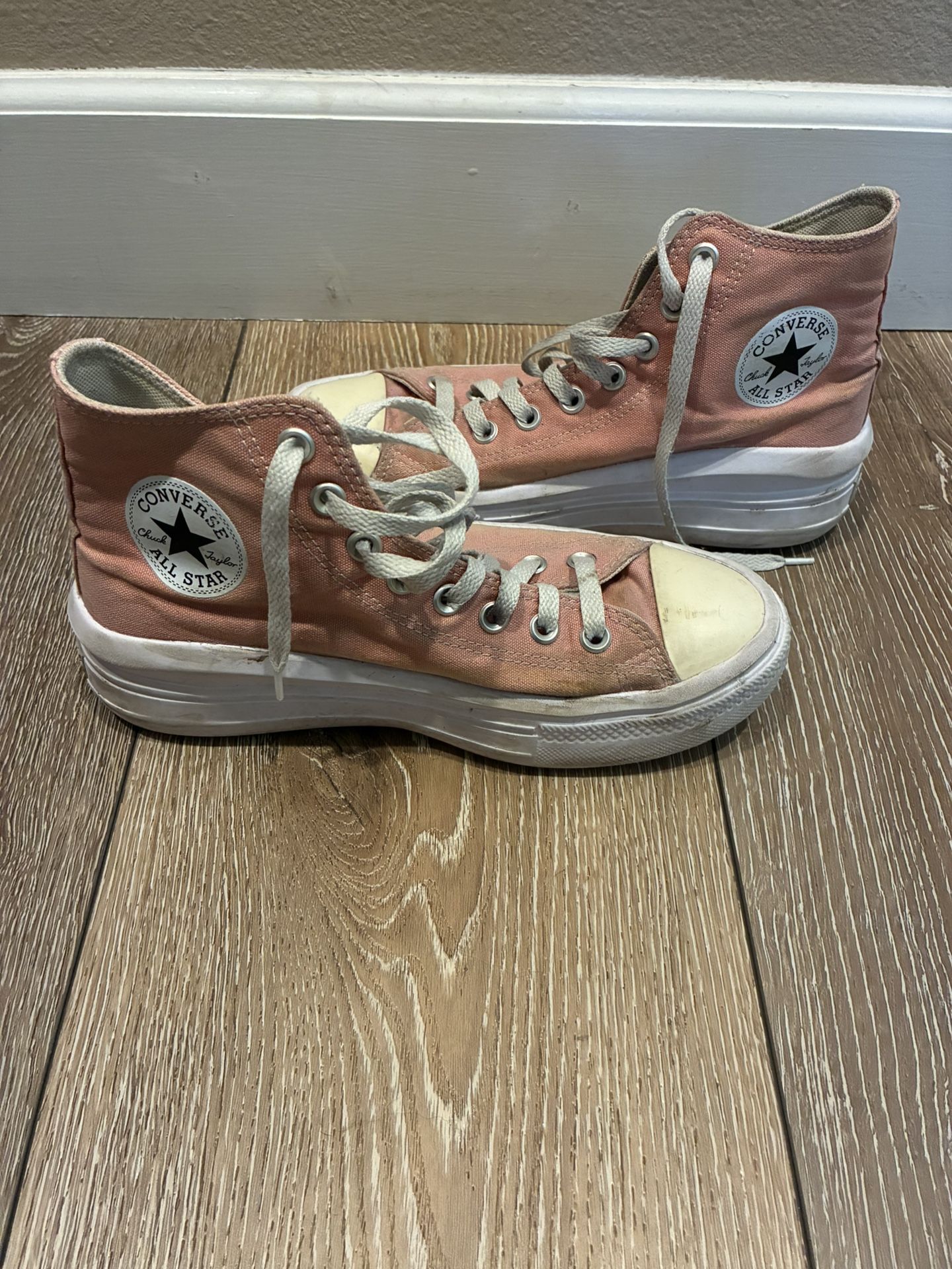 Women’s Platform Converse Size 9