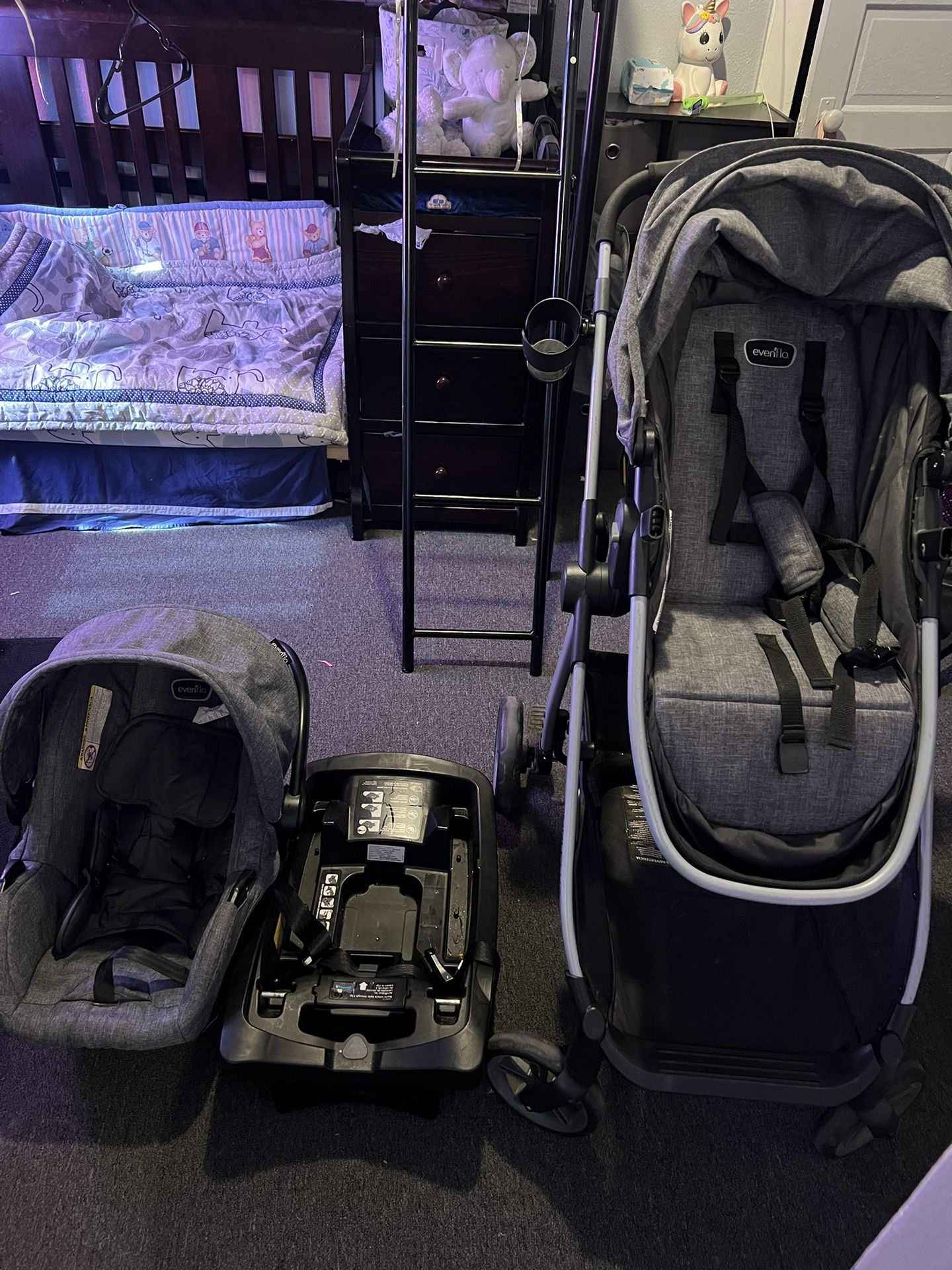 Graco Stroller, Car seat And Base Set 