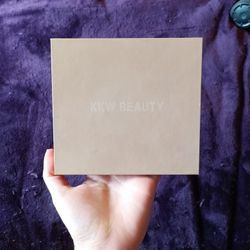 KKW Beauty Powder Contour & Highlight Kit In Light