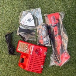 Milwaukee M18 Oscillating Multi-Tool W/ (1) 1.5AH  Battery and Charger