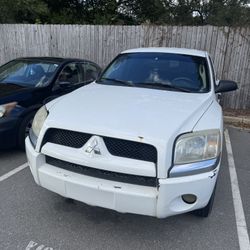 Mitsubishi Raider