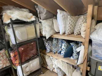 Pillows 💗Staging Warehouse Blowout!