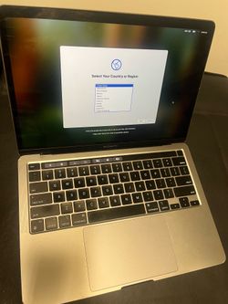 Macbook Pro 13 inch, M1, 2020 and 256 GB