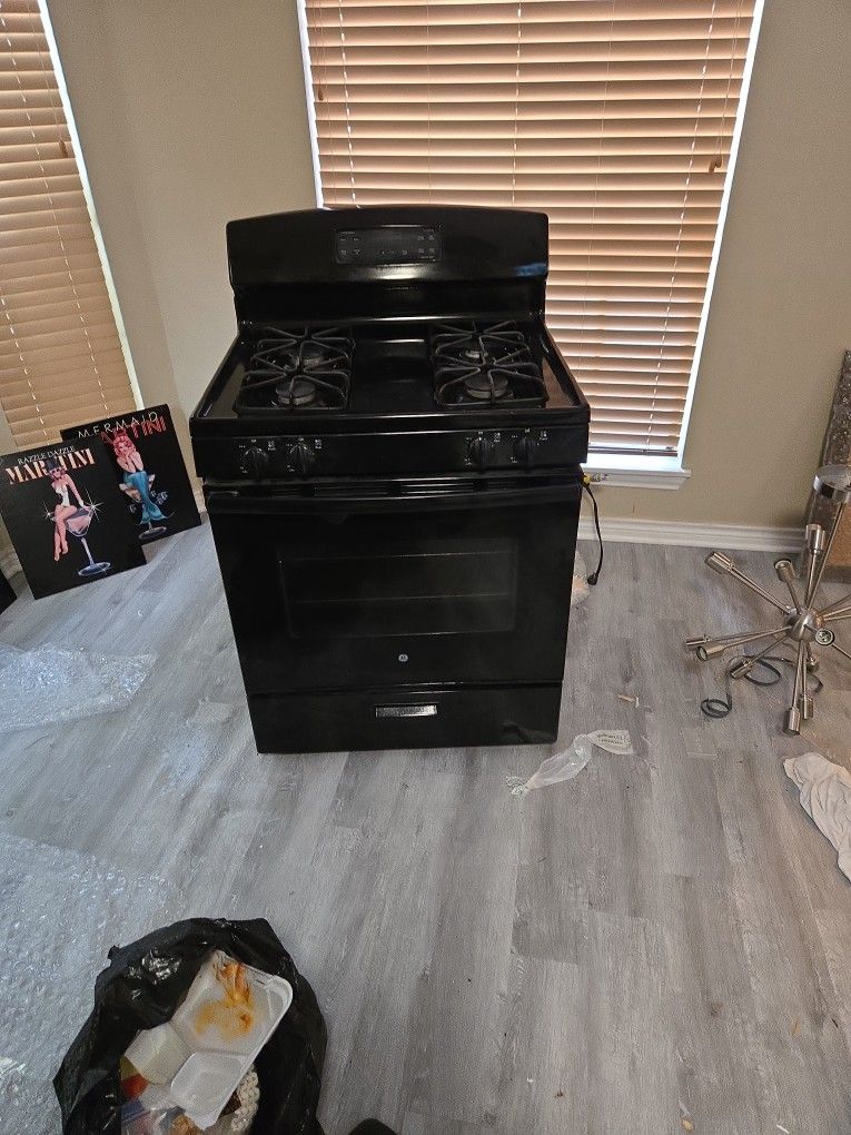GE Gas Range