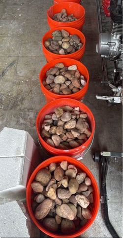 Mixed medium garden rocks
