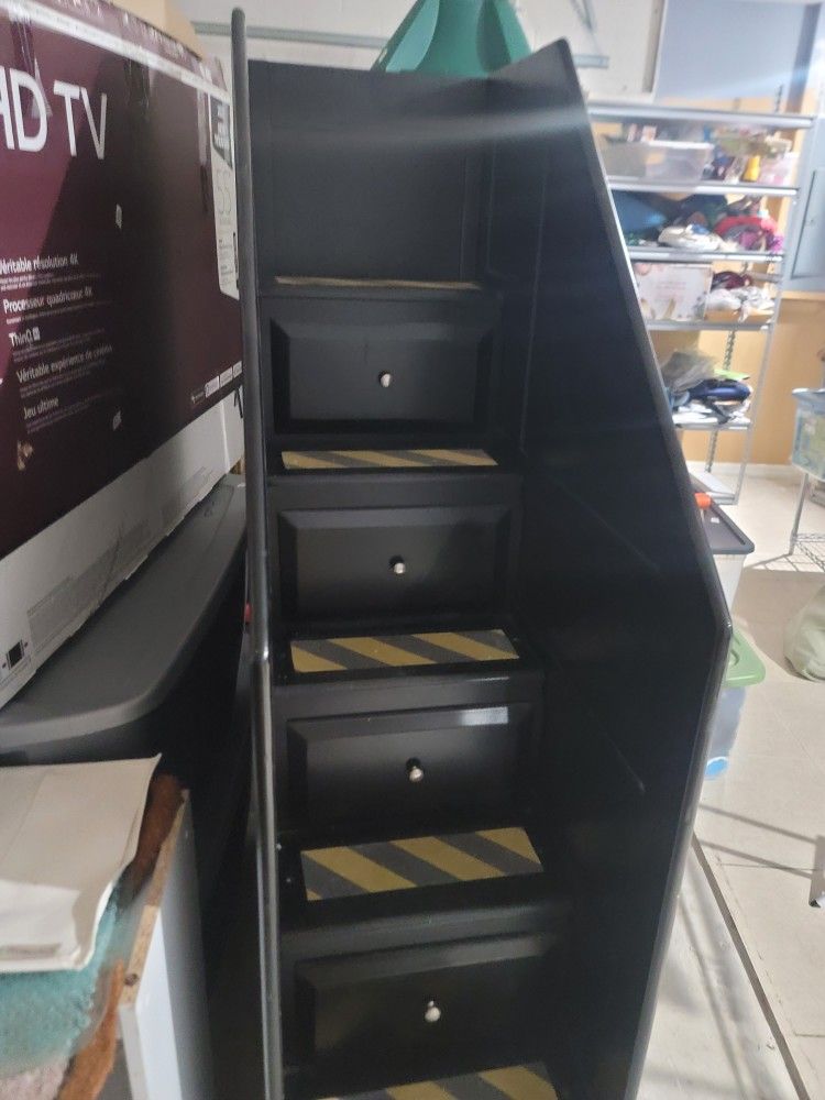 Twin / Full Bunk Bed for sale