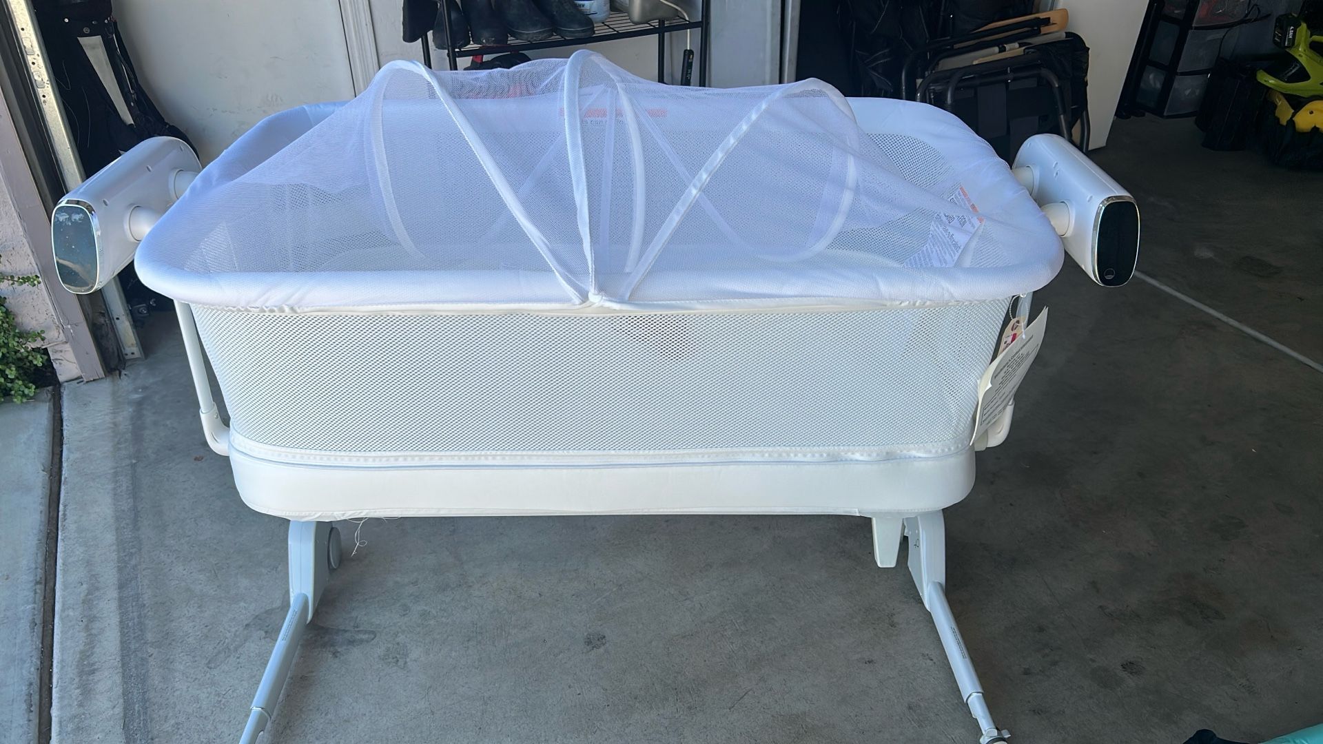 Maydolly Baby Bassinet, Smart Crib, Automatic Cry Detection and Response, Rocking Bassinet for Baby, 7 Height Adjustable with Mattress for Newborns (W