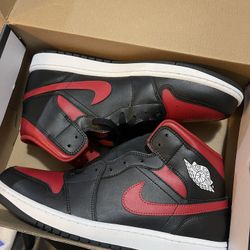 Brand new never worn 80$