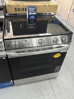 SALE🔥30 in. 6.3 Cu. Ft. 4 Element Slide-In Electric Range🔥