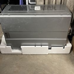 Tankless hot water heater five years old still works perfect. $300.