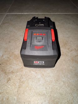 Milwaukee M18 18V Lithium-Ion REDLITHIUM FORGE HD 12.0 Ah Battery