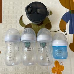 Phillips Avent Bottles + Formula Travel Container