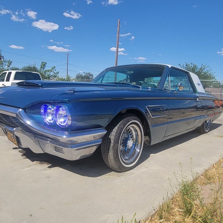 Low Rider 1965 Thunderbird for Sale in Juniper Hills, CA - OfferUp