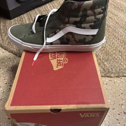 Brand New Sz 12 Men’s Camo Vans 