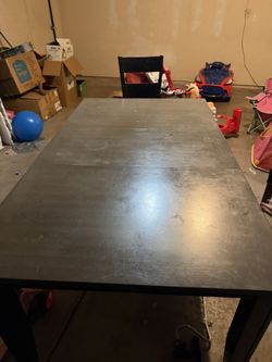 Dining Room Table & Chairs