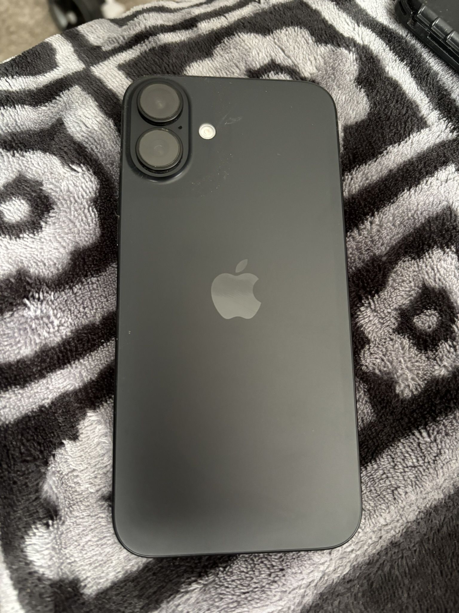 iPhone 16 Plus