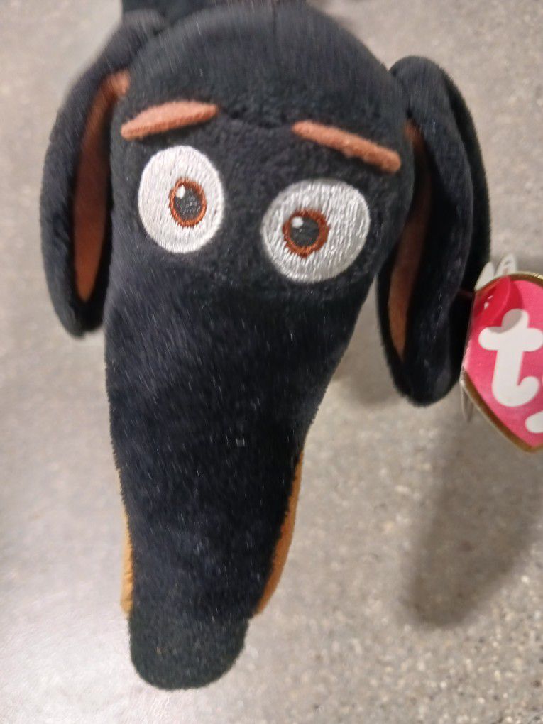 A Ty Beanie Baby Plush Collectible of Buddy the Dachshund 