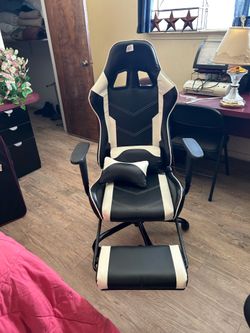 Gaming chair almost new