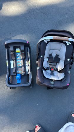 Nuna Base And Car seat