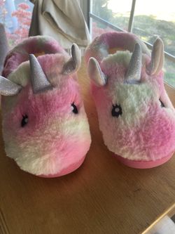 Pantuflas/ Cozy Slippers BRAND NEW
