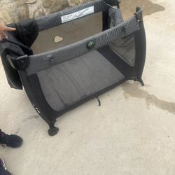 Baby Crib $10