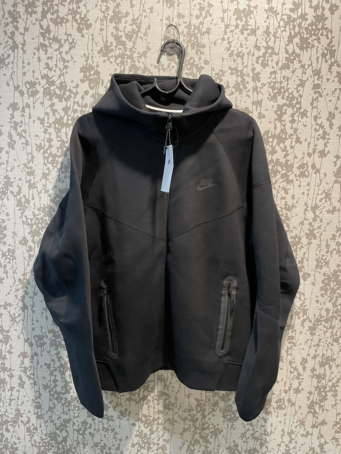 Nike Tech Hoodie Medium