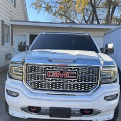 GMC Sierra 1500  Denali 